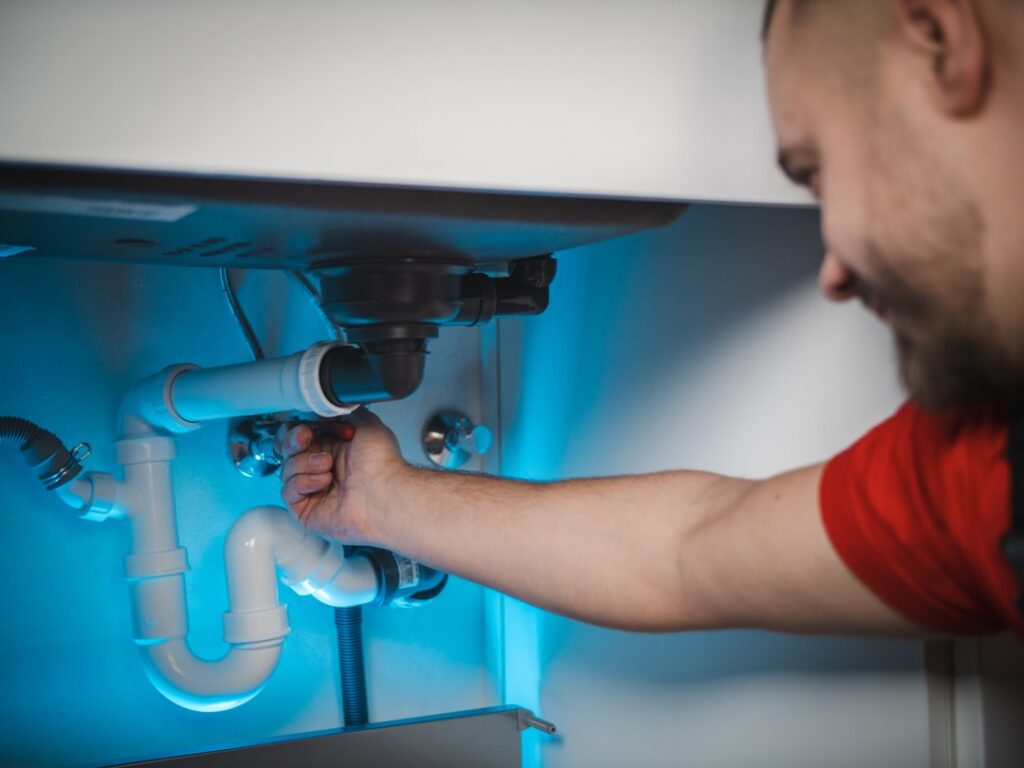 The Ultimate Guide to Knowing When to Call a Plumber 2 blog featured repair