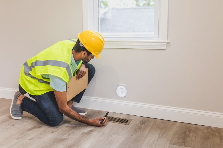 How to Decide Between HVAC Repair and Replacement: 101 2 HVAC repair vs replacement decision homeowner